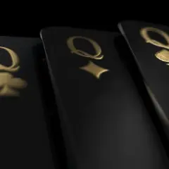 Regine dorate su carte nere, un mazzo di carte più costoso al mondo.