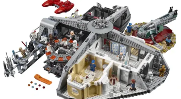 Il Millennium Falcon LEGO, il set più costoso al mondo, con dettagli interni e personaggi iconici di Star Wars.
