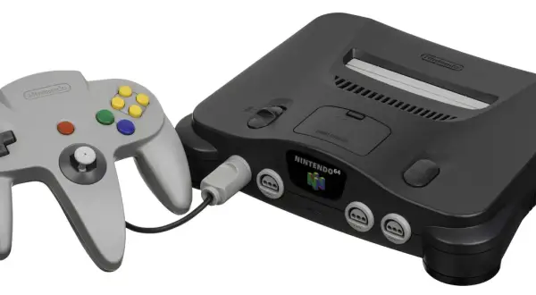 Console Nintendo 64 grigia con controller collegato. Un pezzo da collezione dal grande valore nostalgico.