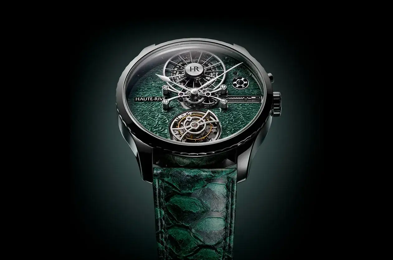 Orologio Haute-Rive con quadrante verde texturizzato e cinturino in pelle di serpente, un capolavoro di precisione che evoca l'arte di Philippe Dufour.